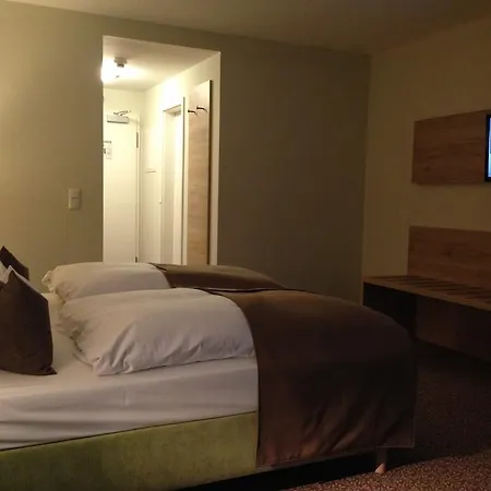 Hotel Hubertushoehe 3*